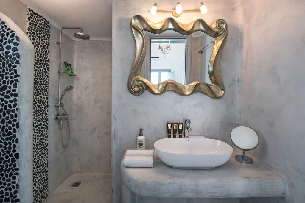 Villa Grégoire modern shower bathroom - Contemporary shower facilities with quality fixtures