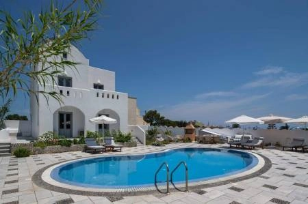 Villa Grégoire exterior with swimming pool - Cycladic architecture villa with shared pool access